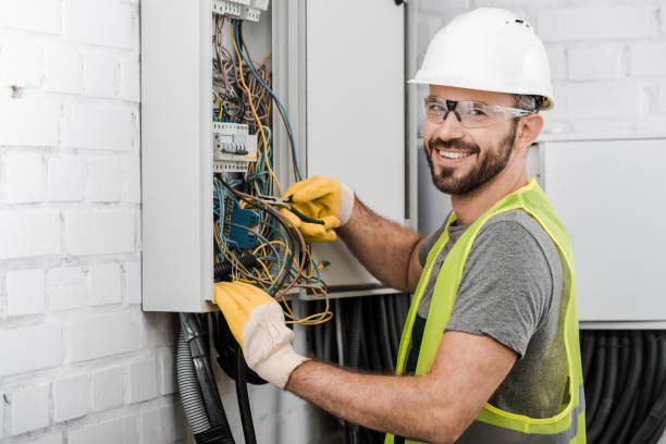 Best Affordable Electrician  in Hampton, IA