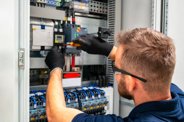 Best Commercial Electrician Services  in Hampton, IA