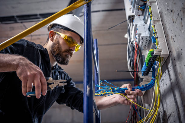 Best Best Electricians Near Me  in Hampton, IA
